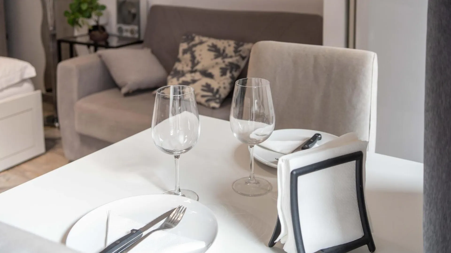 Suite 12 Milano Centro Parking Free 0*, Milan
