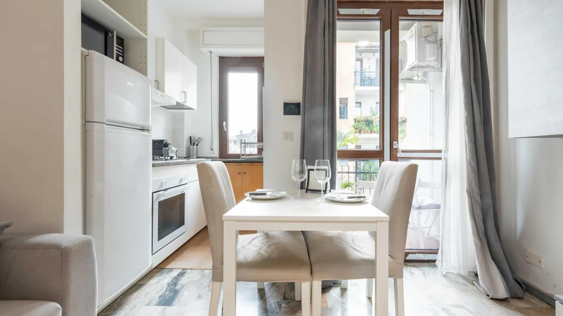 Suite 12 Milano Centro Parking Free Apartment Milan