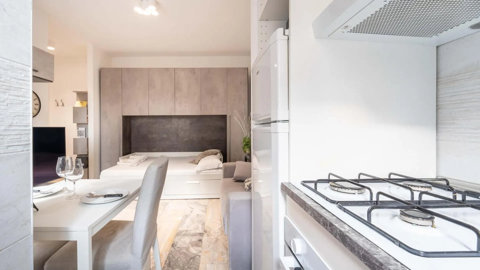 Apartment Suite 12 Milano Centro Parking Free