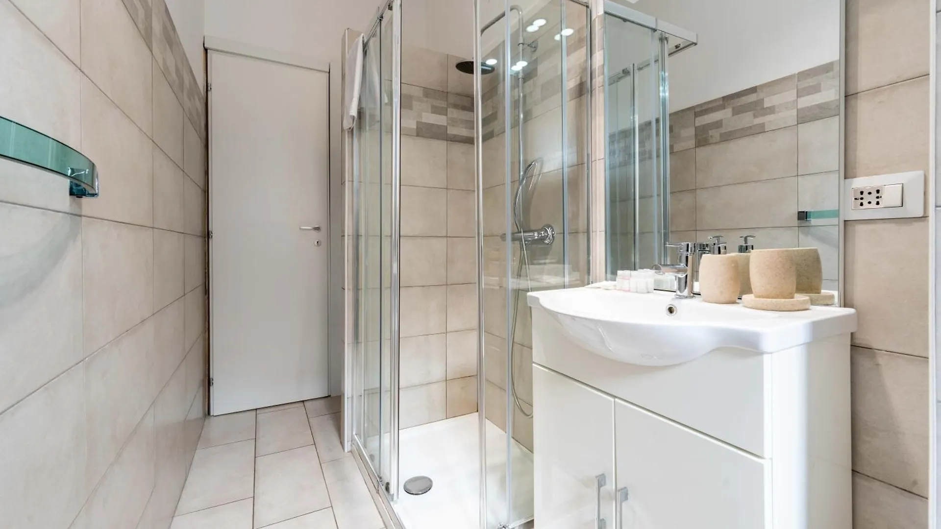 Apartment Suite 12 Milano Centro Parking Free Italy