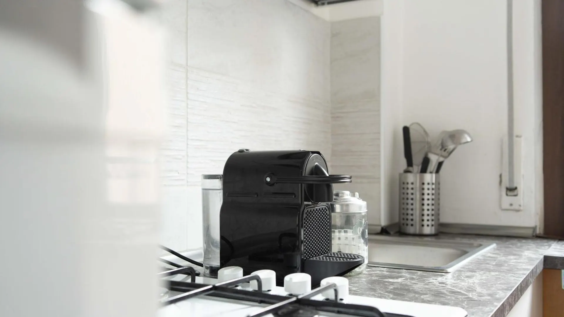 Apartment Suite 12 Milano Centro Parking Free Italy
